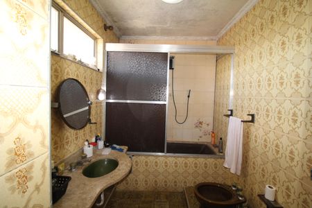 Casa à venda com 300m², 5 quartos e 4 vagasQuarto 2 - Banheiro