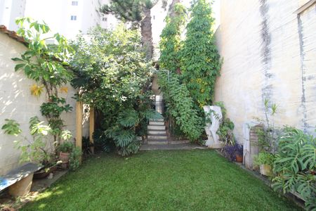 Casa à venda com 300m², 5 quartos e 4 vagasQuintal