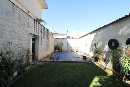 Casa à venda com 300m², 5 quartos e 4 vagasQuintal