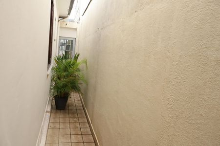 Casa à venda com 162m², 2 quartos e 4 vagasCorredor externo