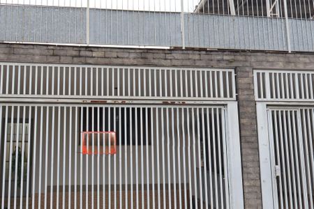 Casa à venda com 162m², 2 quartos e 4 vagasFachada e portão