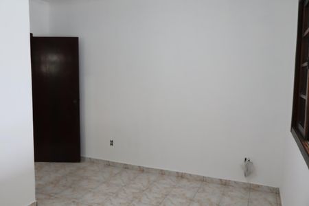 Casa à venda com 162m², 2 quartos e 4 vagasSuíte 