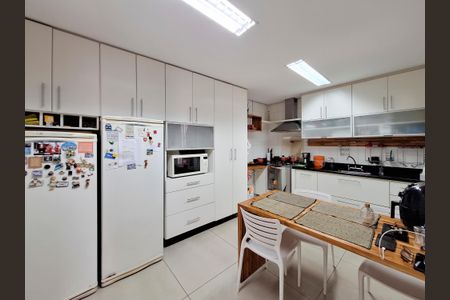 Casa à venda com 240m², 3 quartos e 4 vagasCozinha