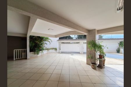 Casa à venda com 240m², 3 quartos e 4 vagasGaragem