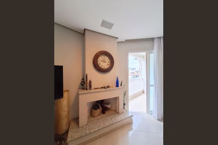Casa à venda com 240m², 3 quartos e 4 vagasSala