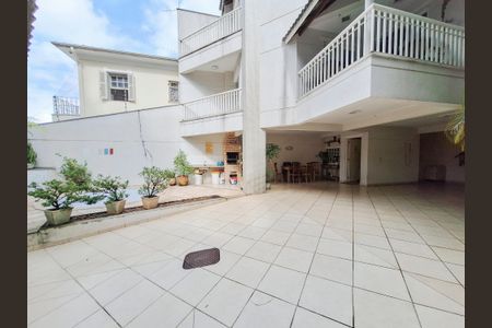 Casa à venda com 240m², 3 quartos e 4 vagasEntrada
