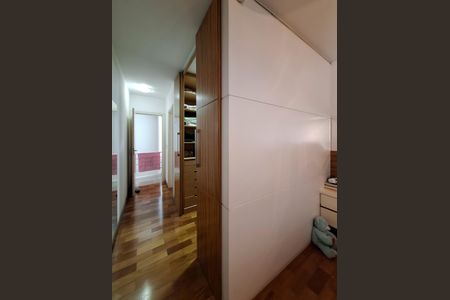 Casa à venda com 240m², 3 quartos e 4 vagasCloset Quarto 3