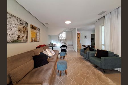 Casa à venda com 240m², 3 quartos e 4 vagasSala