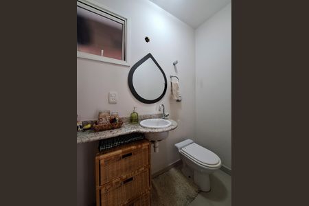 Casa à venda com 240m², 3 quartos e 4 vagasLavabo