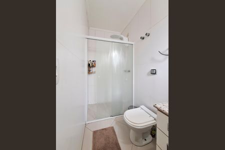 Casa à venda com 240m², 3 quartos e 4 vagasBanheiro Quarto 2