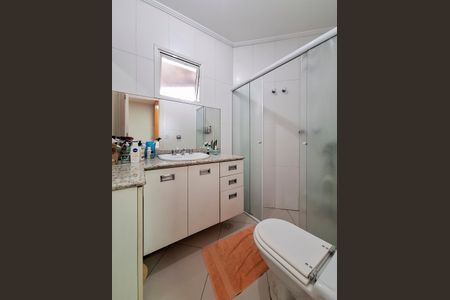 Casa à venda com 240m², 3 quartos e 4 vagasBanheiro Quarto 1