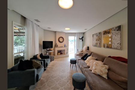 Casa à venda com 240m², 3 quartos e 4 vagasSala