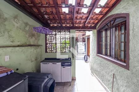 Casa à venda com 180m², 4 quartos e 2 vagas Casa à venda com 180m², 4 quartos e 2 vagasGaragem