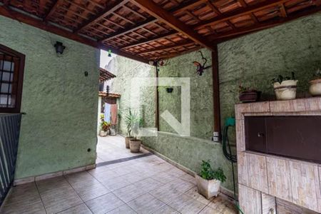 Casa à venda com 180m², 4 quartos e 2 vagas Casa à venda com 180m², 4 quartos e 2 vagasGaragem