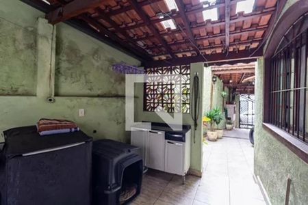 Casa à venda com 180m², 4 quartos e 2 vagas Casa à venda com 180m², 4 quartos e 2 vagasGaragem