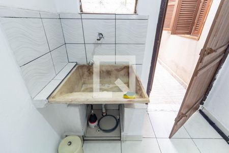 Casa à venda com 180m², 4 quartos e 2 vagas Casa à venda com 180m², 4 quartos e 2 vagasCasa1-Área de serviço