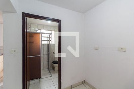 Casa à venda com 180m², 4 quartos e 2 vagas Casa à venda com 180m², 4 quartos e 2 vagasCasa1-Área de serviço