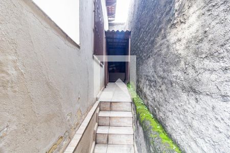 Casa à venda com 180m², 4 quartos e 2 vagas Casa à venda com 180m², 4 quartos e 2 vagasCorredor