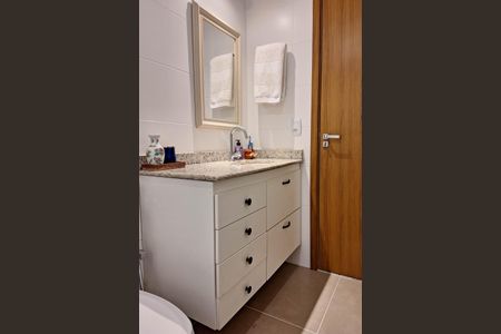 Apartamento à venda com 82m², 2 quartos e 1 vagaBanheiro Social