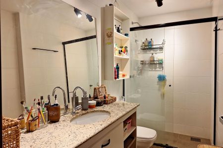 Apartamento à venda com 82m², 2 quartos e 1 vagaBanheiro da Suíte 1