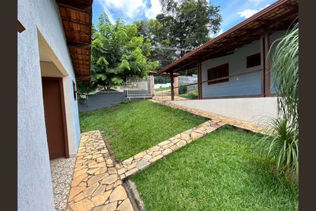 Casa de condomínio à venda com 224m², 4 quartos e 2 vagas