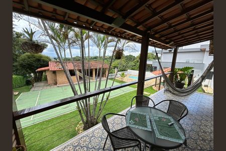 Casa de condomínio à venda com 224m², 4 quartos e 2 vagas