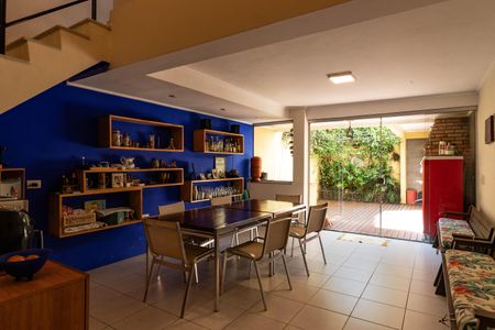 Casa à venda com 410m², 4 quartos e 3 vagas Casa à venda com 410m², 4 quartos e 3 vagasChurrasqueira