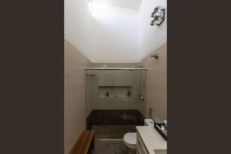 Casa à venda com 410m², 4 quartos e 3 vagas Casa à venda com 410m², 4 quartos e 3 vagasBanheiro da Suíte 2