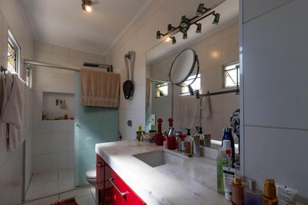 Casa à venda com 410m², 4 quartos e 3 vagas Casa à venda com 410m², 4 quartos e 3 vagasBanheiro da Suíte 3