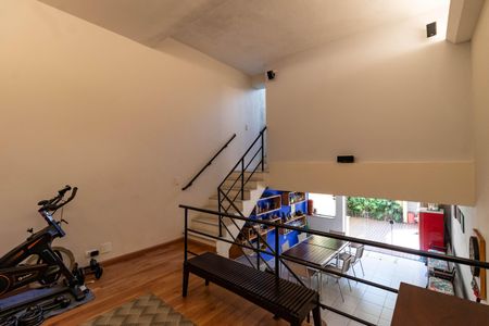 Casa à venda com 410m², 4 quartos e 3 vagas Casa à venda com 410m², 4 quartos e 3 vagasCinema