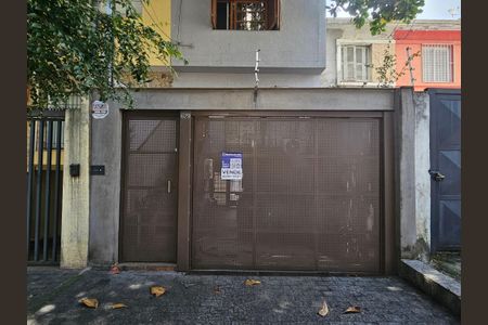 Casa à venda com 410m², 4 quartos e 3 vagas Casa à venda com 410m², 4 quartos e 3 vagasFachada