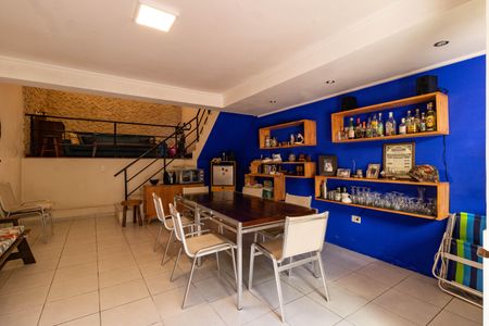 Casa à venda com 410m², 4 quartos e 3 vagas Casa à venda com 410m², 4 quartos e 3 vagasChurrasqueira