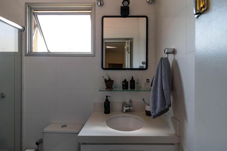 Casa à venda com 410m², 4 quartos e 3 vagas Casa à venda com 410m², 4 quartos e 3 vagasBanheiro