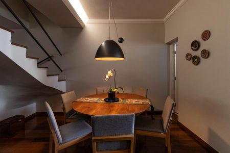 Casa à venda com 410m², 4 quartos e 3 vagas Casa à venda com 410m², 4 quartos e 3 vagasSala de Jantar