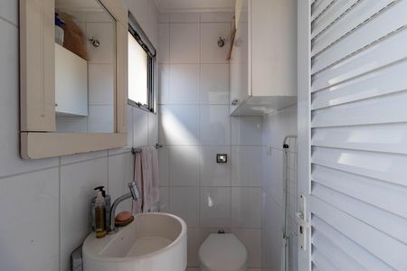 Casa à venda com 410m², 4 quartos e 3 vagas Casa à venda com 410m², 4 quartos e 3 vagasBanheiro de serviço