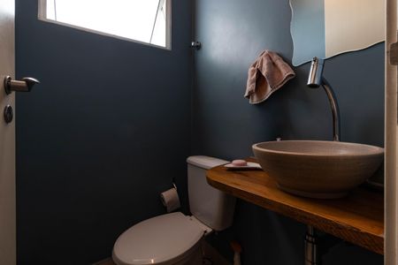 Casa à venda com 410m², 4 quartos e 3 vagas Casa à venda com 410m², 4 quartos e 3 vagasLavabo