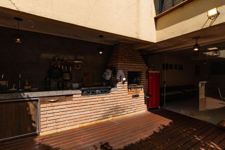 Casa à venda com 410m², 4 quartos e 3 vagas Casa à venda com 410m², 4 quartos e 3 vagasChurrasqueira