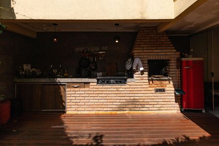 Casa à venda com 410m², 4 quartos e 3 vagas Casa à venda com 410m², 4 quartos e 3 vagasChurrasqueira