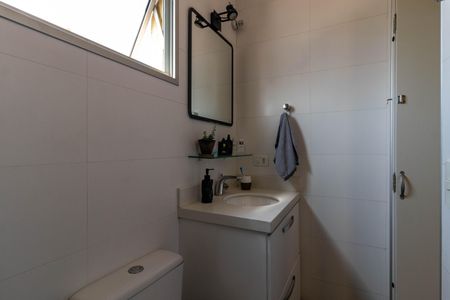 Casa à venda com 410m², 4 quartos e 3 vagas Casa à venda com 410m², 4 quartos e 3 vagasBanheiro