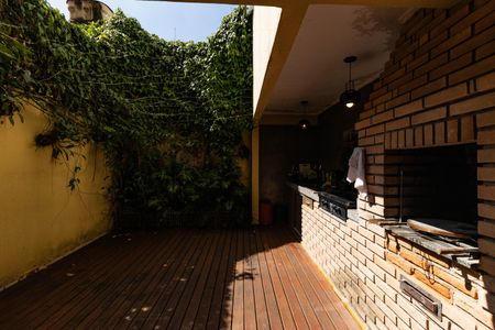 Casa à venda com 410m², 4 quartos e 3 vagas Casa à venda com 410m², 4 quartos e 3 vagasChurrasqueira