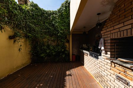 Casa à venda com 410m², 4 quartos e 3 vagas Casa à venda com 410m², 4 quartos e 3 vagasChurrasqueira