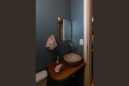 Casa à venda com 410m², 4 quartos e 3 vagas Casa à venda com 410m², 4 quartos e 3 vagasLavabo