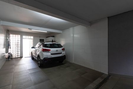 Casa à venda com 410m², 4 quartos e 3 vagas Casa à venda com 410m², 4 quartos e 3 vagasGaragem