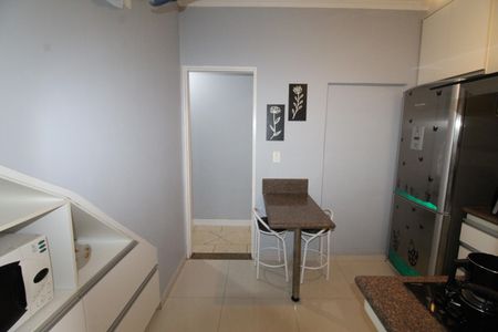 Casa para alugar com 90m², 2 quartos e 2 vagasCozinha