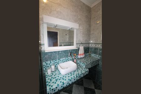 Casa para alugar com 90m², 2 quartos e 2 vagasBanheiro da Suíte