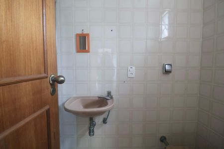 Apartamento para alugar com 188m², 4 quartos e 2 vagasBanheiro de serviço