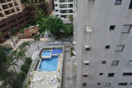 Apartamento para alugar com 188m², 4 quartos e 2 vagasVista