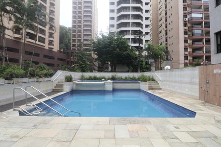 Apartamento para alugar com 188m², 4 quartos e 2 vagasÁrea comum - Piscina  