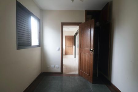 Apartamento para alugar com 188m², 4 quartos e 2 vagasQuarto de Serviço