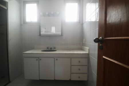 Apartamento para alugar com 188m², 4 quartos e 2 vagasBanheiro Suíte 3